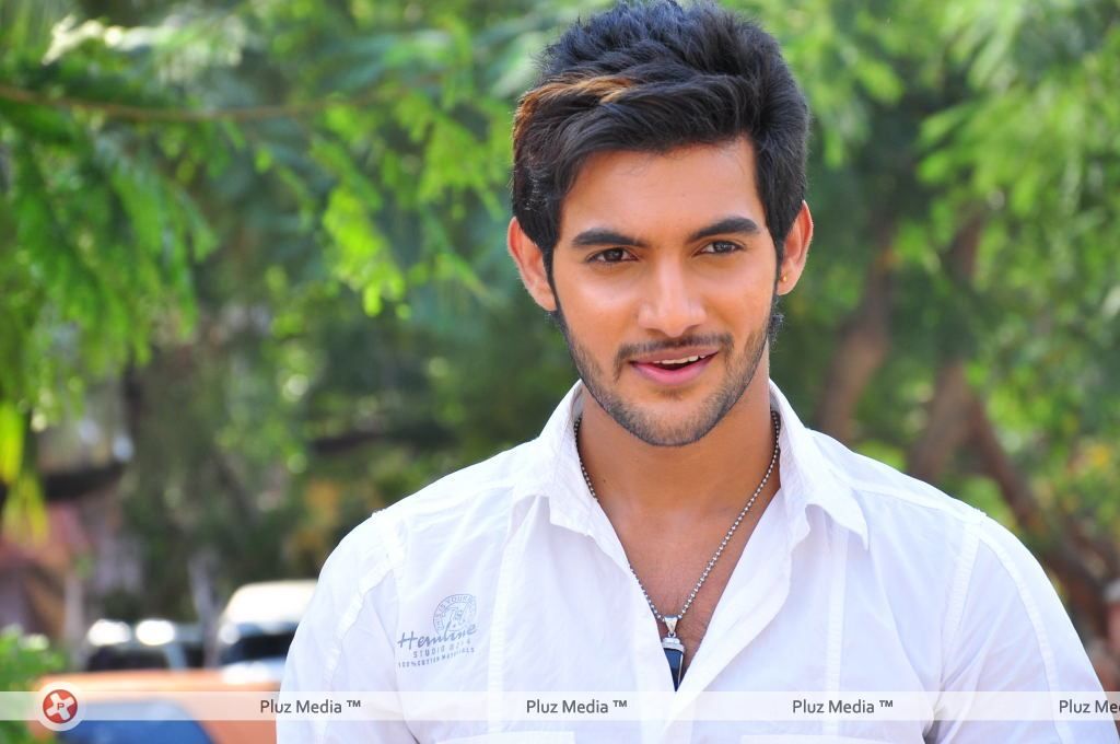 Aadi at Lovely Press Meet - Arrivals - Pictures | Picture 122186